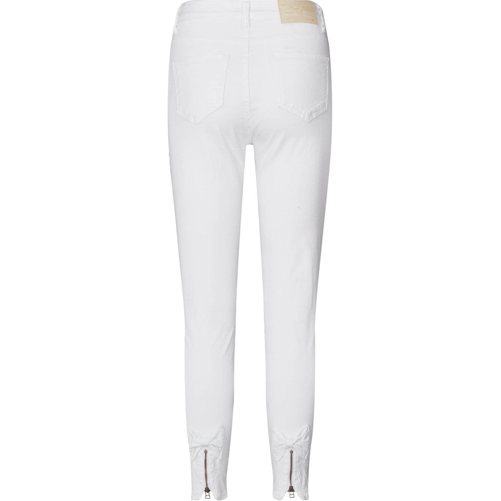 Farkut, Bow White