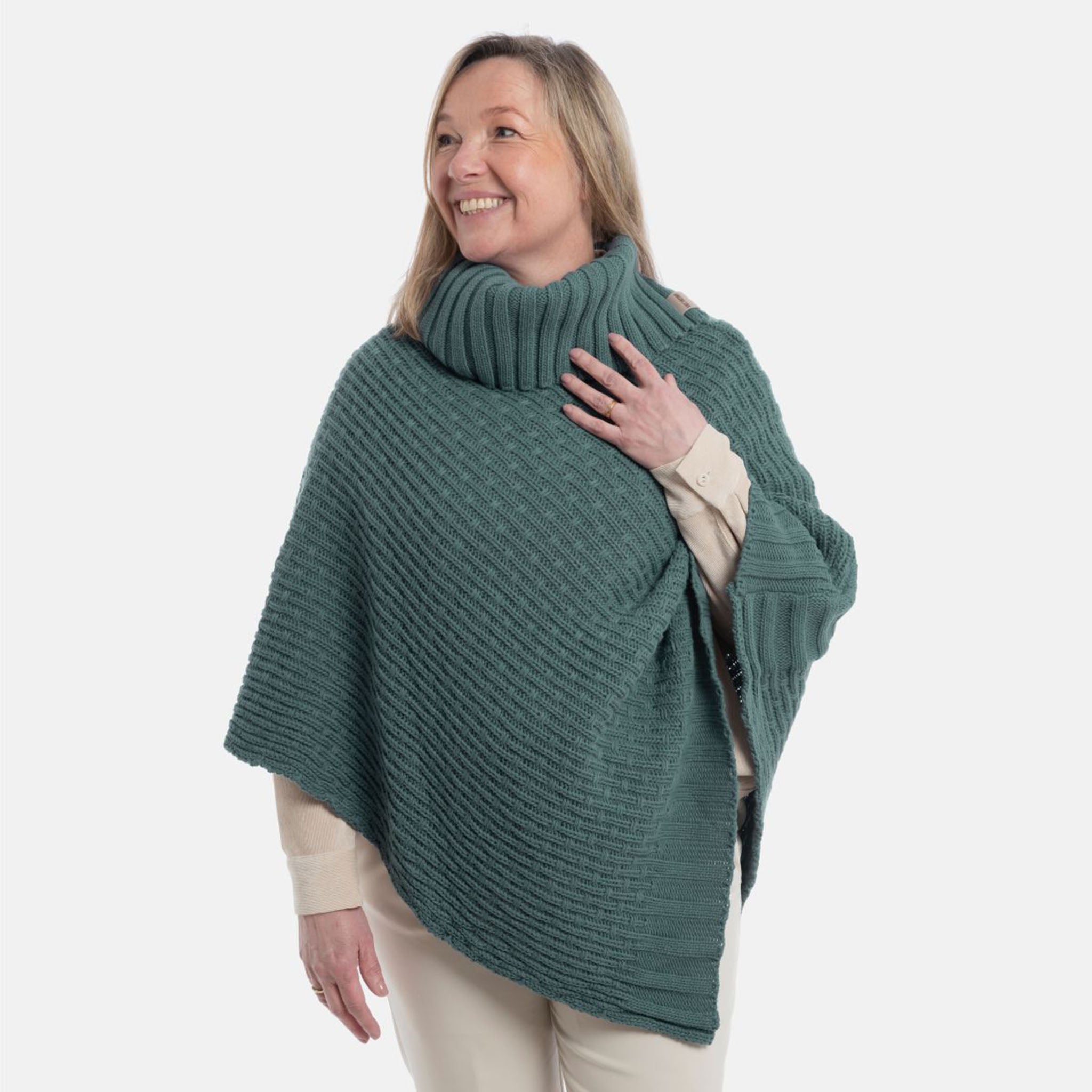 Poncho, Nicky Laurel