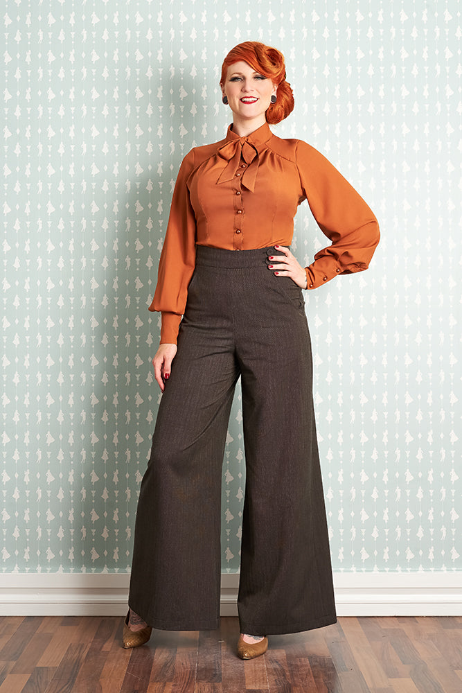 Housut, Dame Brown