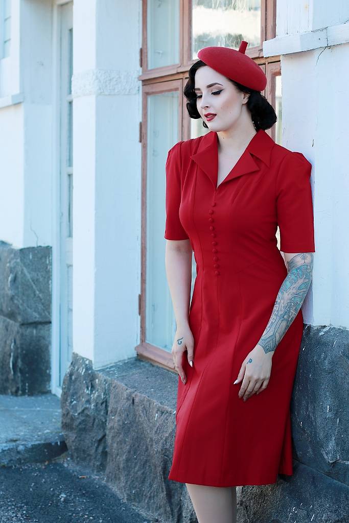 Leninki, Annie Red