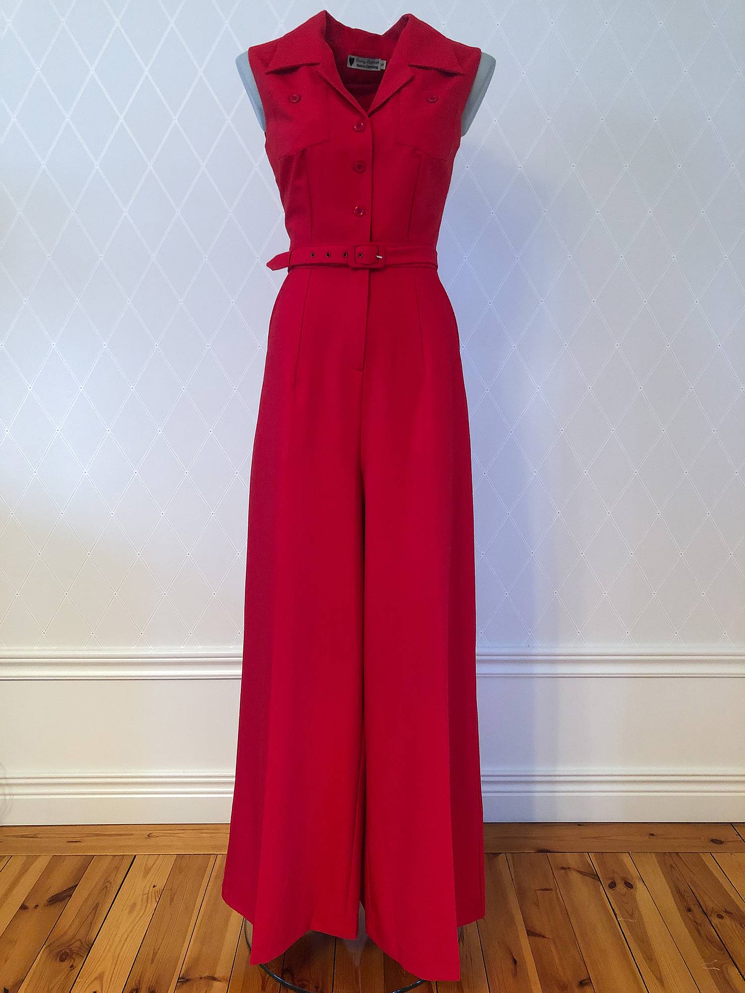 Haalari, Aggy Red