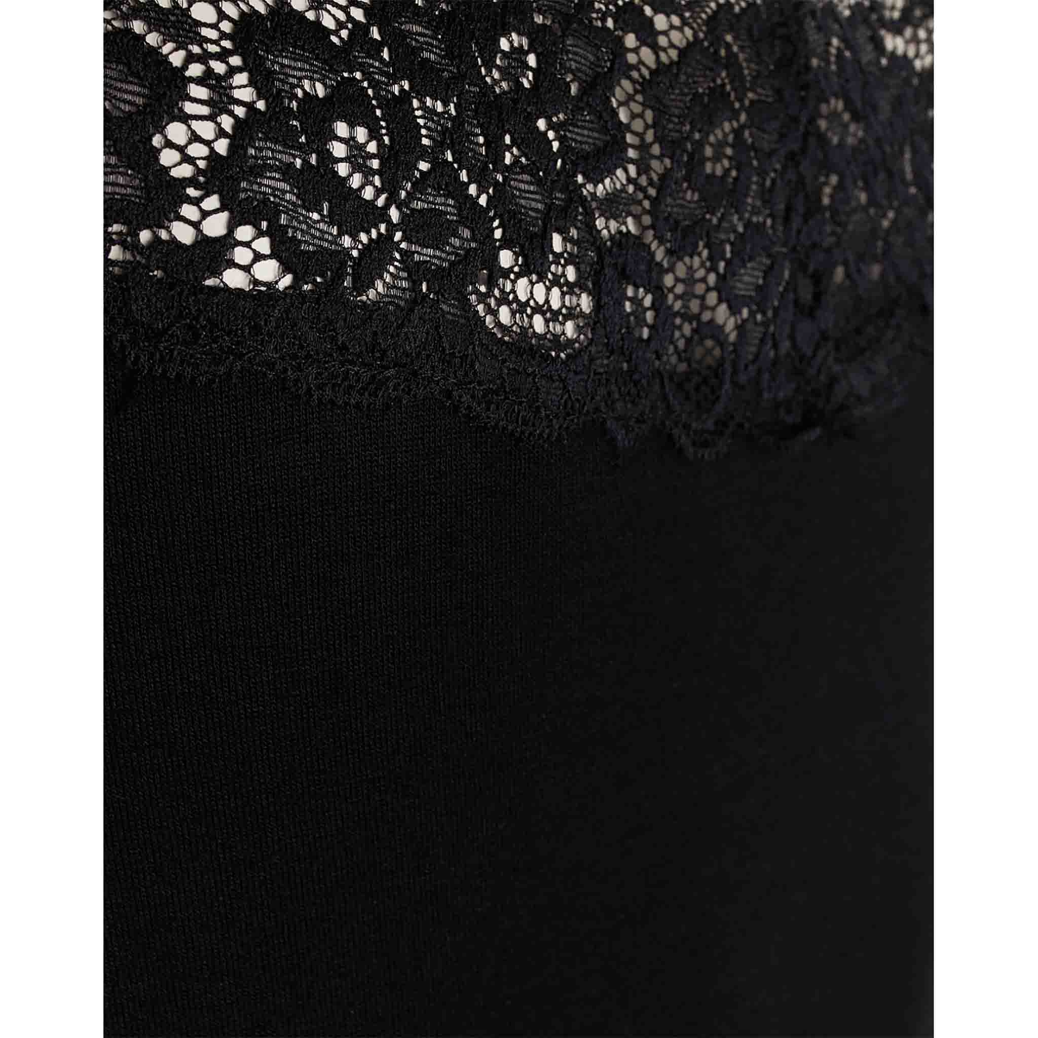 Alusmekko, Vumi Black
