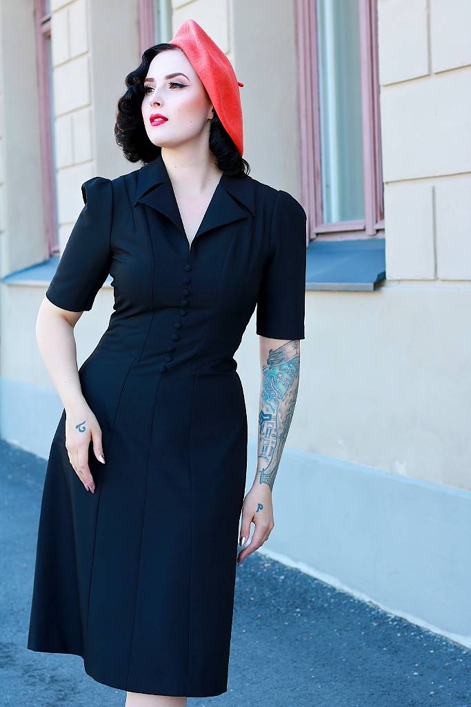 Leninki, Annie Black