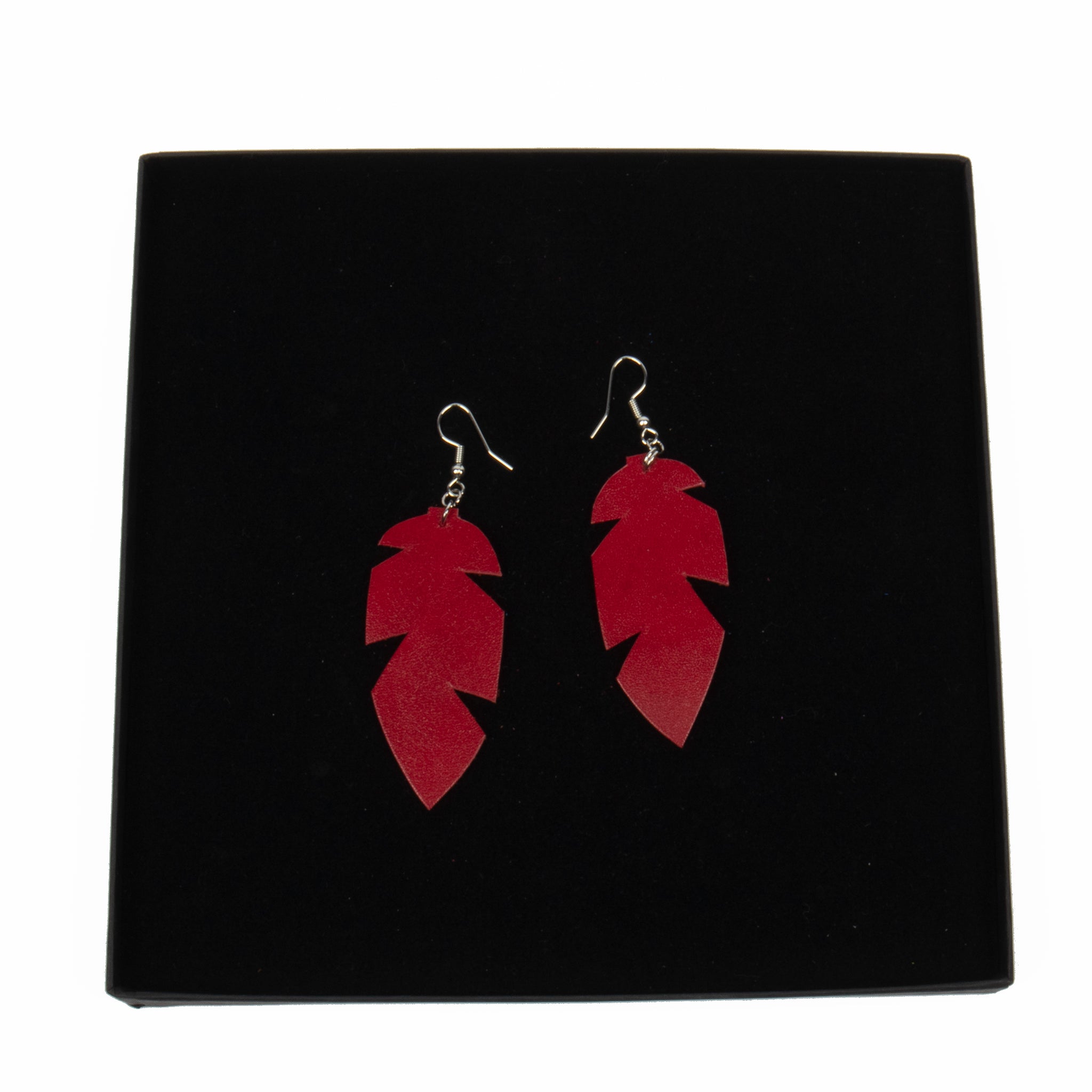 Korvakorut, Feather Bright Red