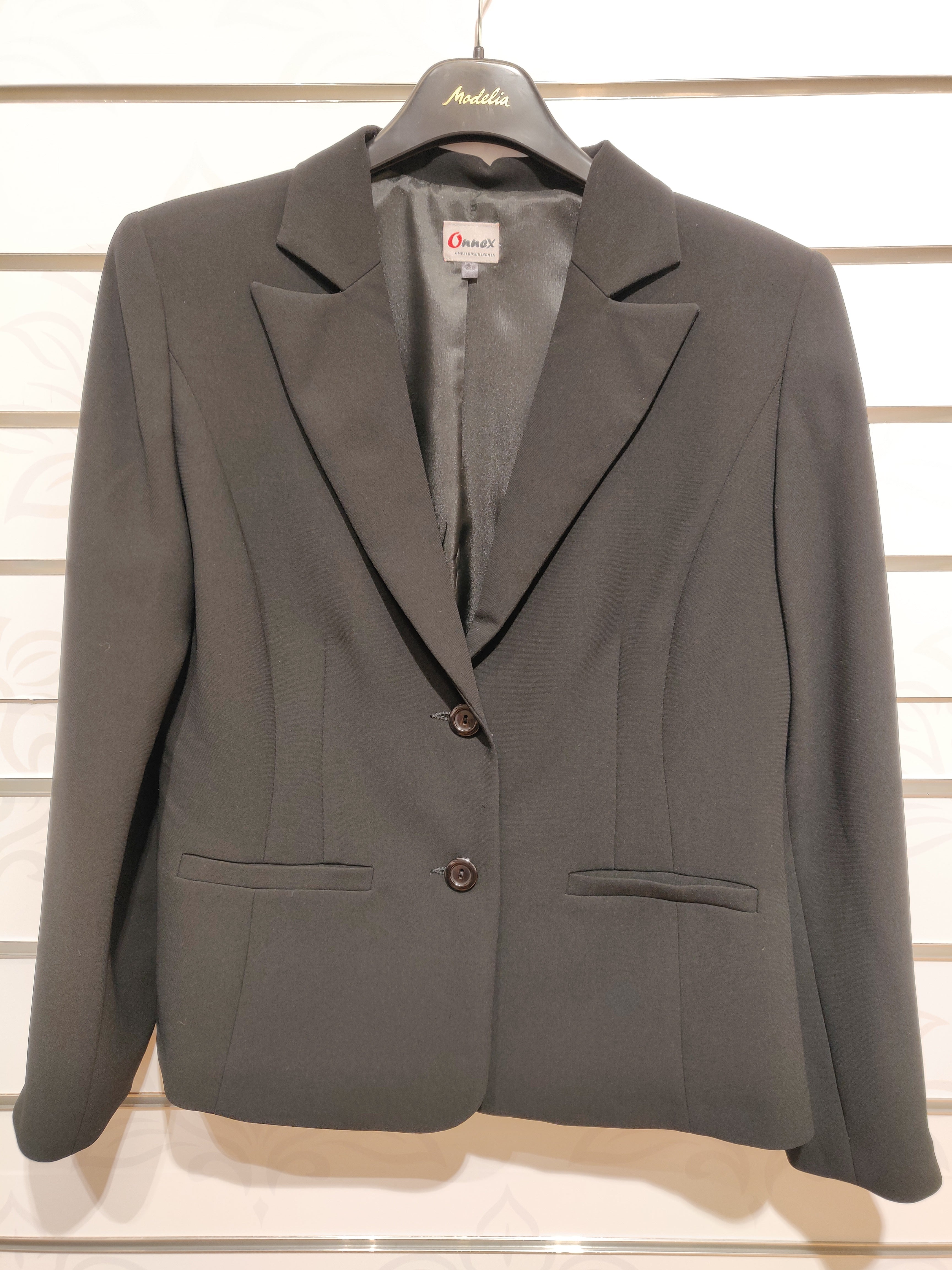 Blazer, Onnex