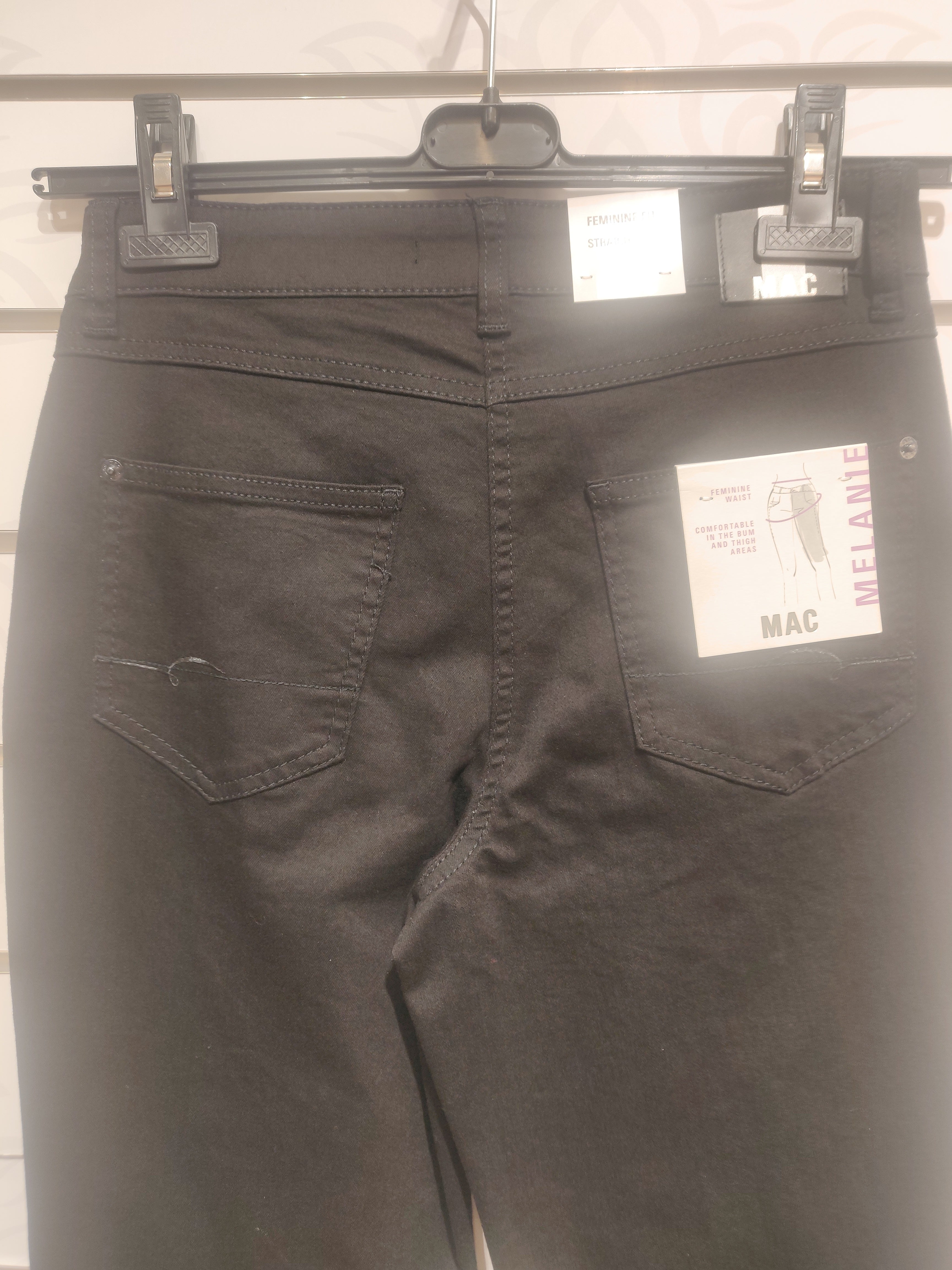 Farkut, Mac Melanie Black