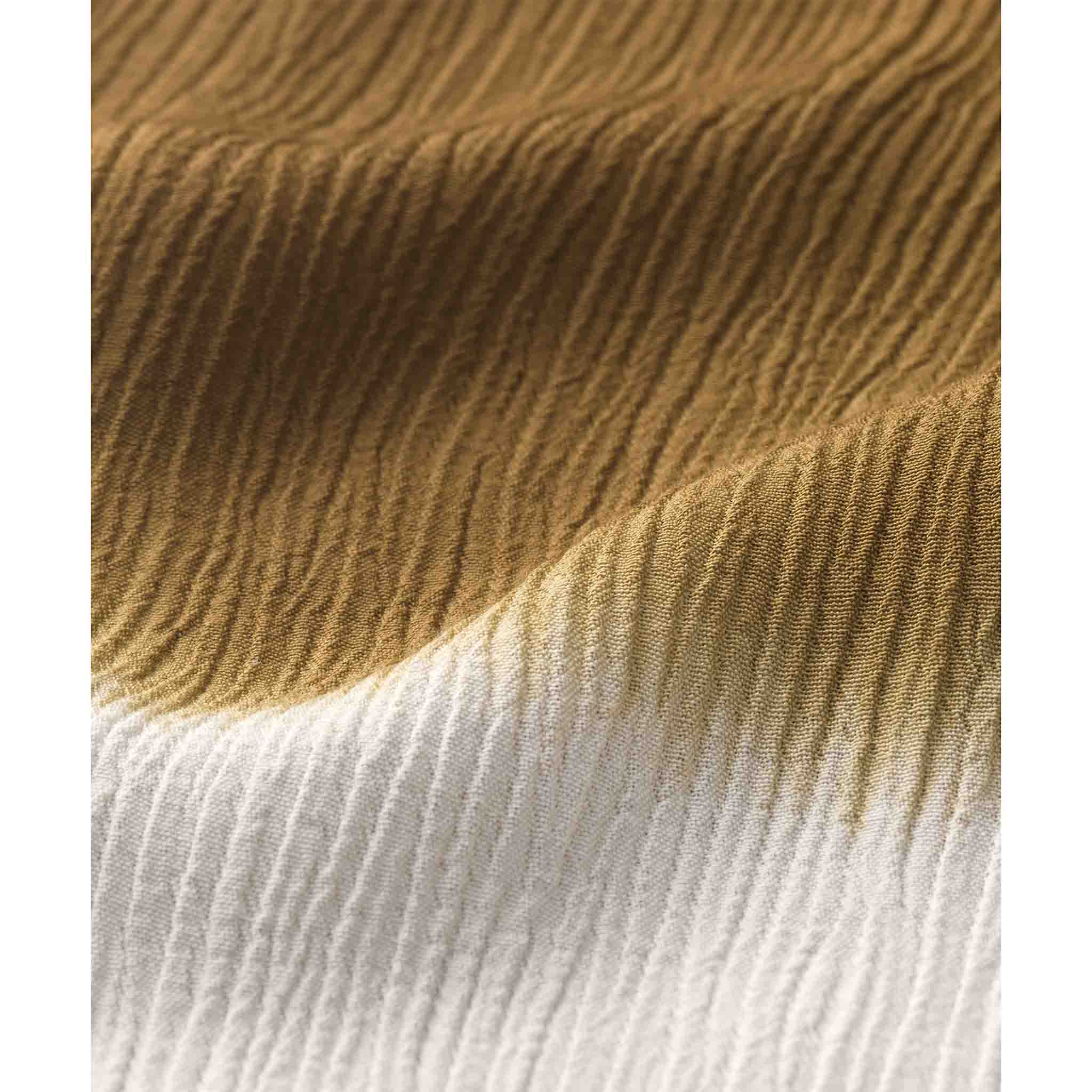 Huivi, Along Bronze Brown