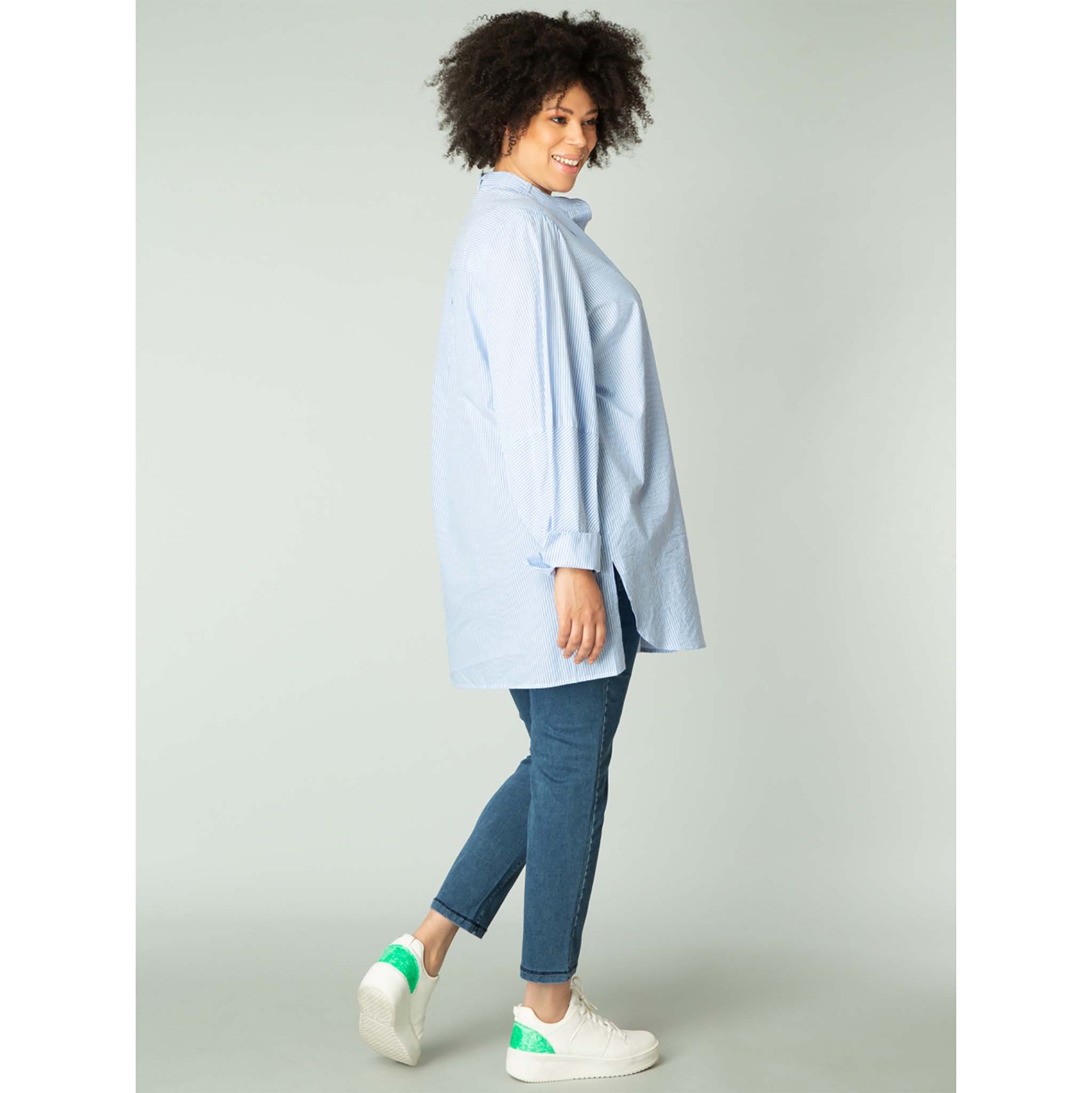 Paitapusero, Hanadi Blue