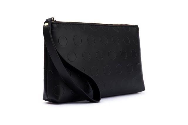 Lola Ramonan clutch-laukku Bella Black. Sivukuva.