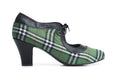 Lola Ramonan korkokenkä, vihreäruudullinen kangas ja musta reunus. Malli Ava Tartan Green Vegan. Sivukuva.