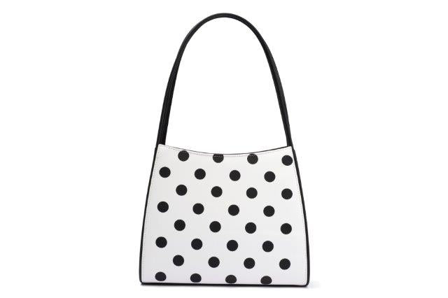 Lola Ramonan käsilaukku, malli Yvette Black Dots. Valkoisella pohjalla mustat pilkut.